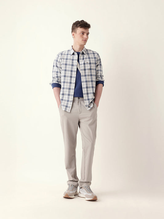 White with Blue Woven Checkered Slim Fit Casual Shirt