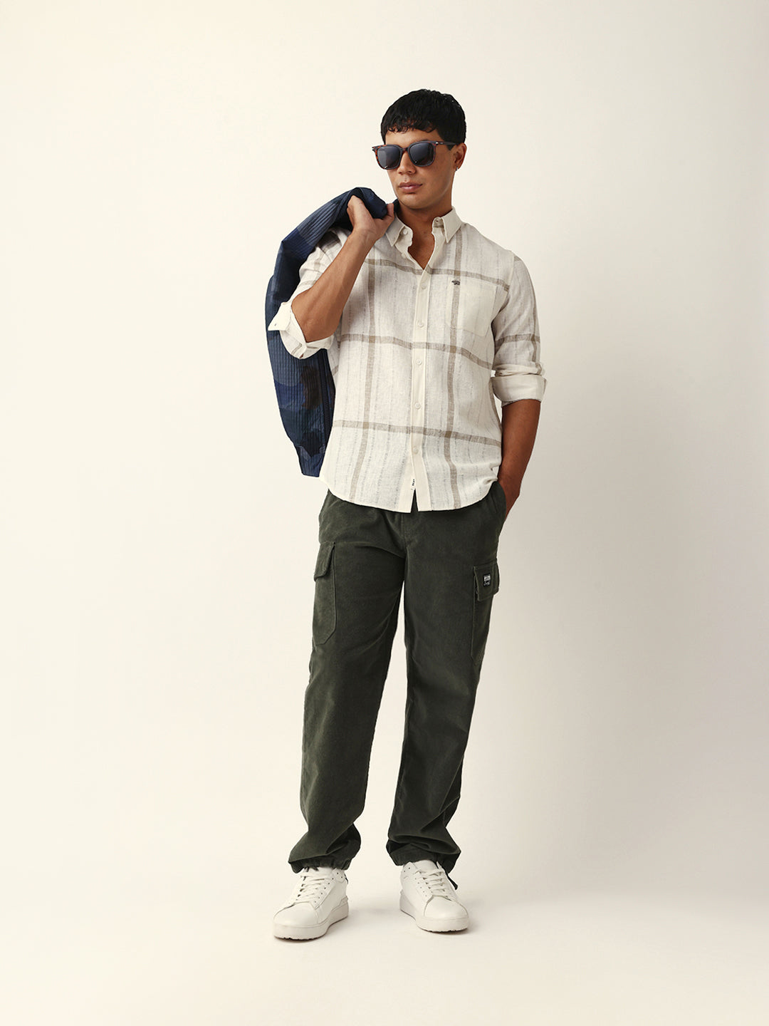 Cream & Beige Woven Checked Slim Fit Casual Shirt with Button-Down Collar