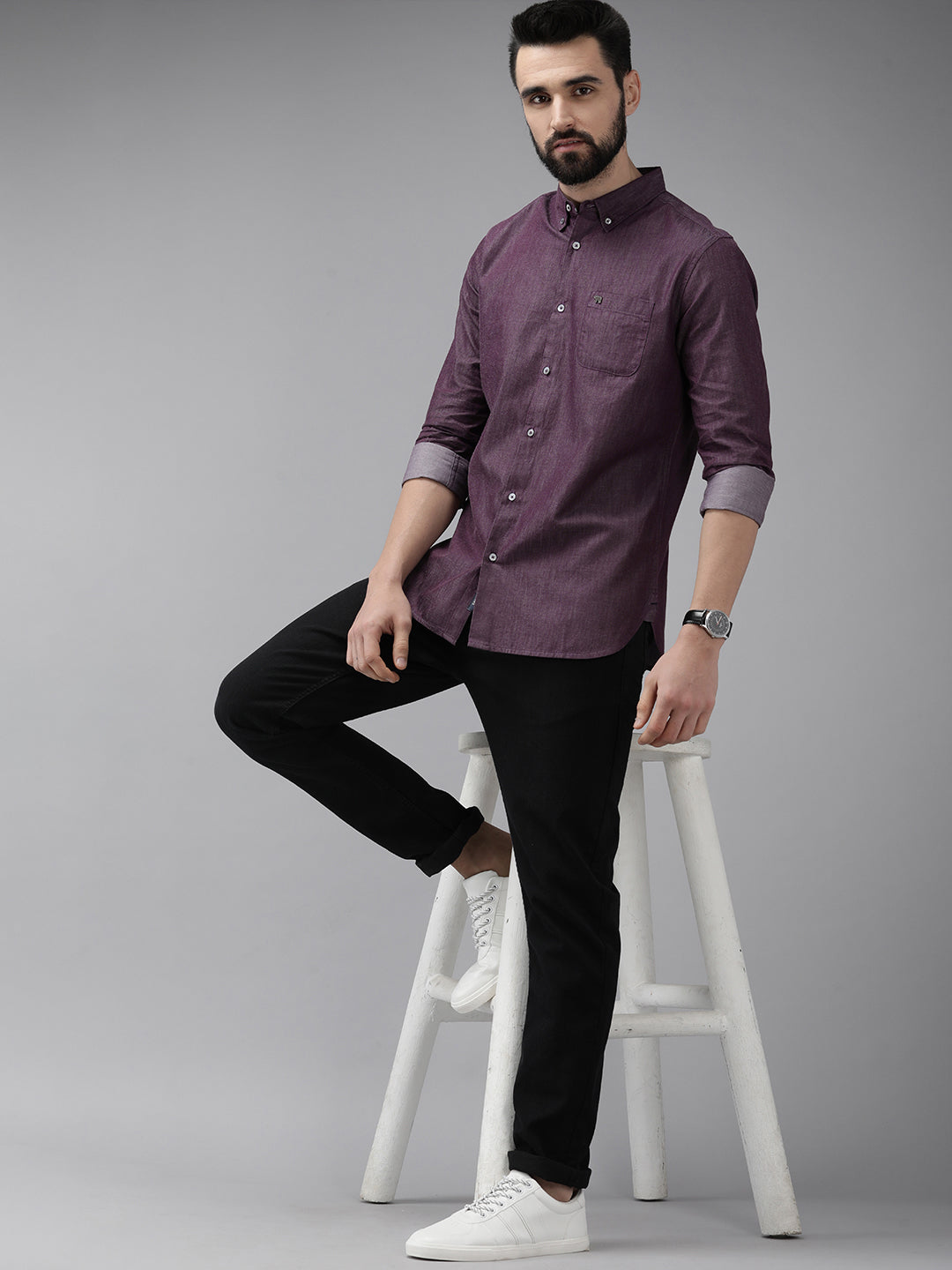 Men Aubergine Solid Slim Fit Cotton Chambray Casual Shirt