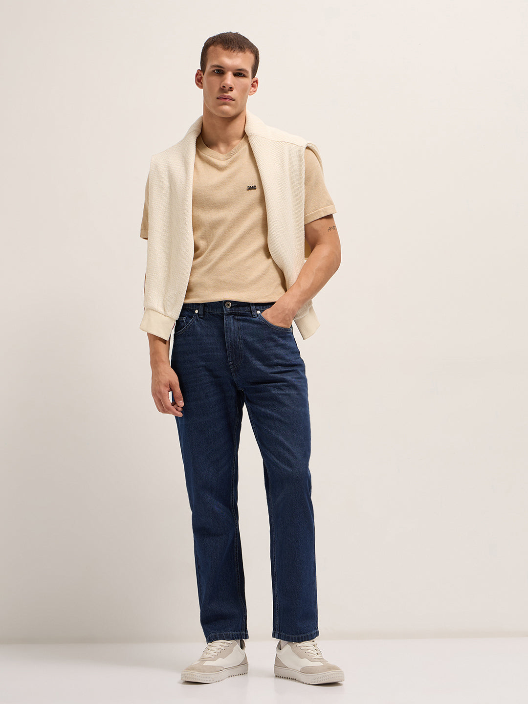 Mid Blue Solid Mid-Rise Straight Fit Jeans