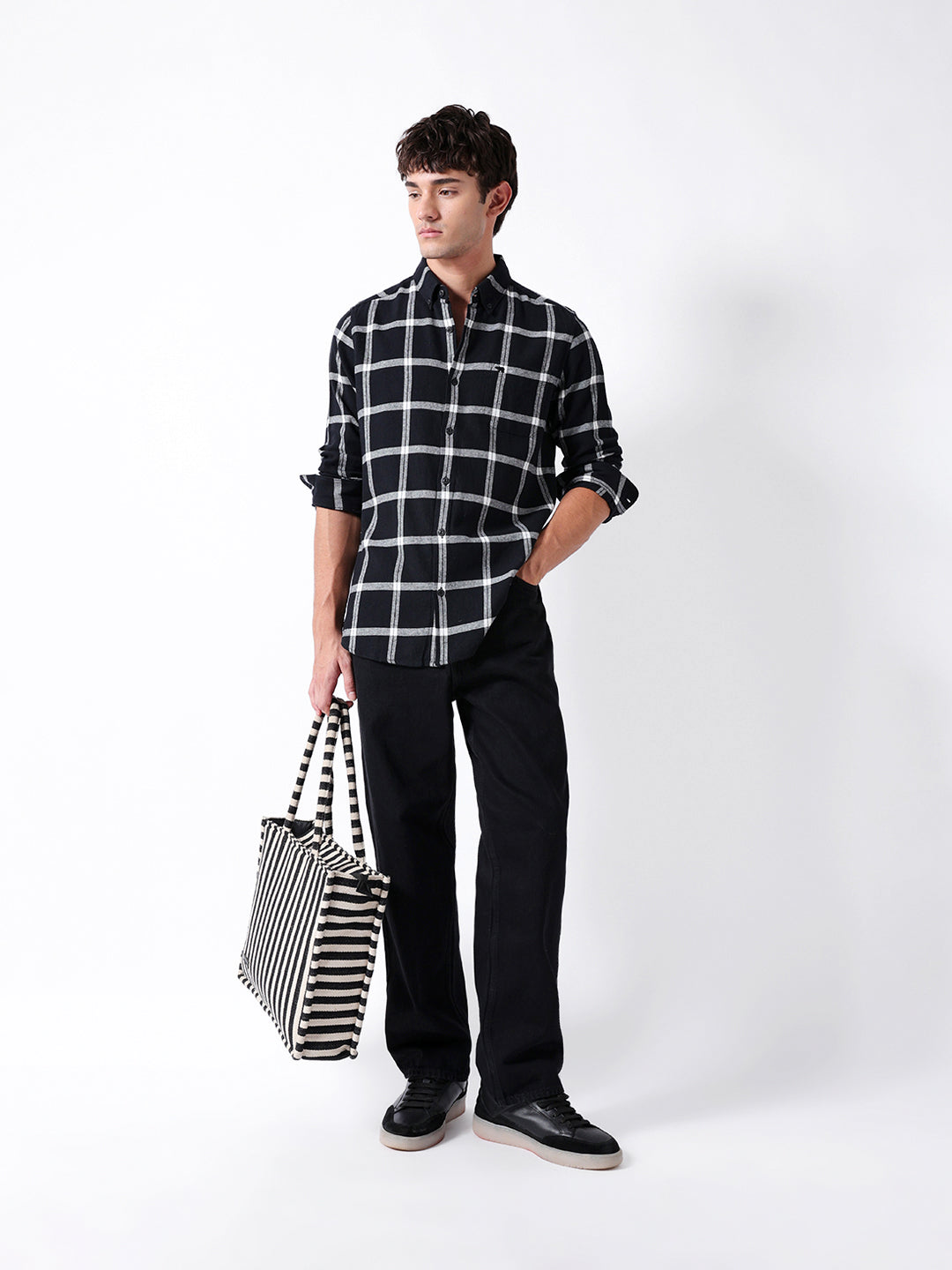 Black & White Flannel Checked Slim Fit Casual Shirt