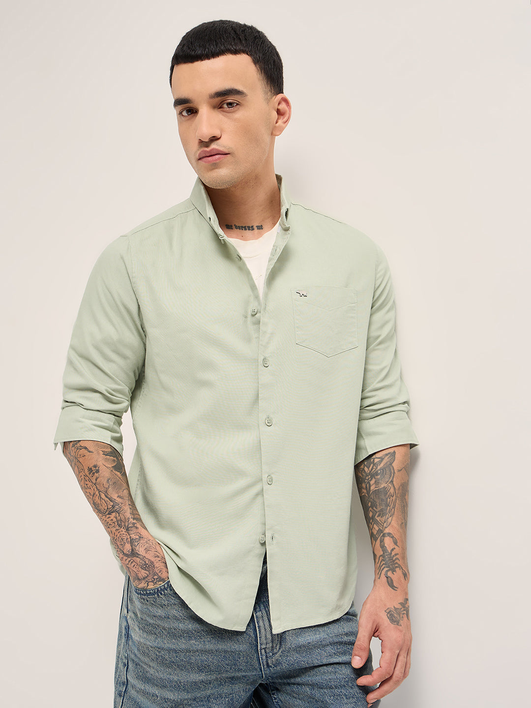 Light Green Solid Slim Fit Casual Shirt with Button-Down Collar