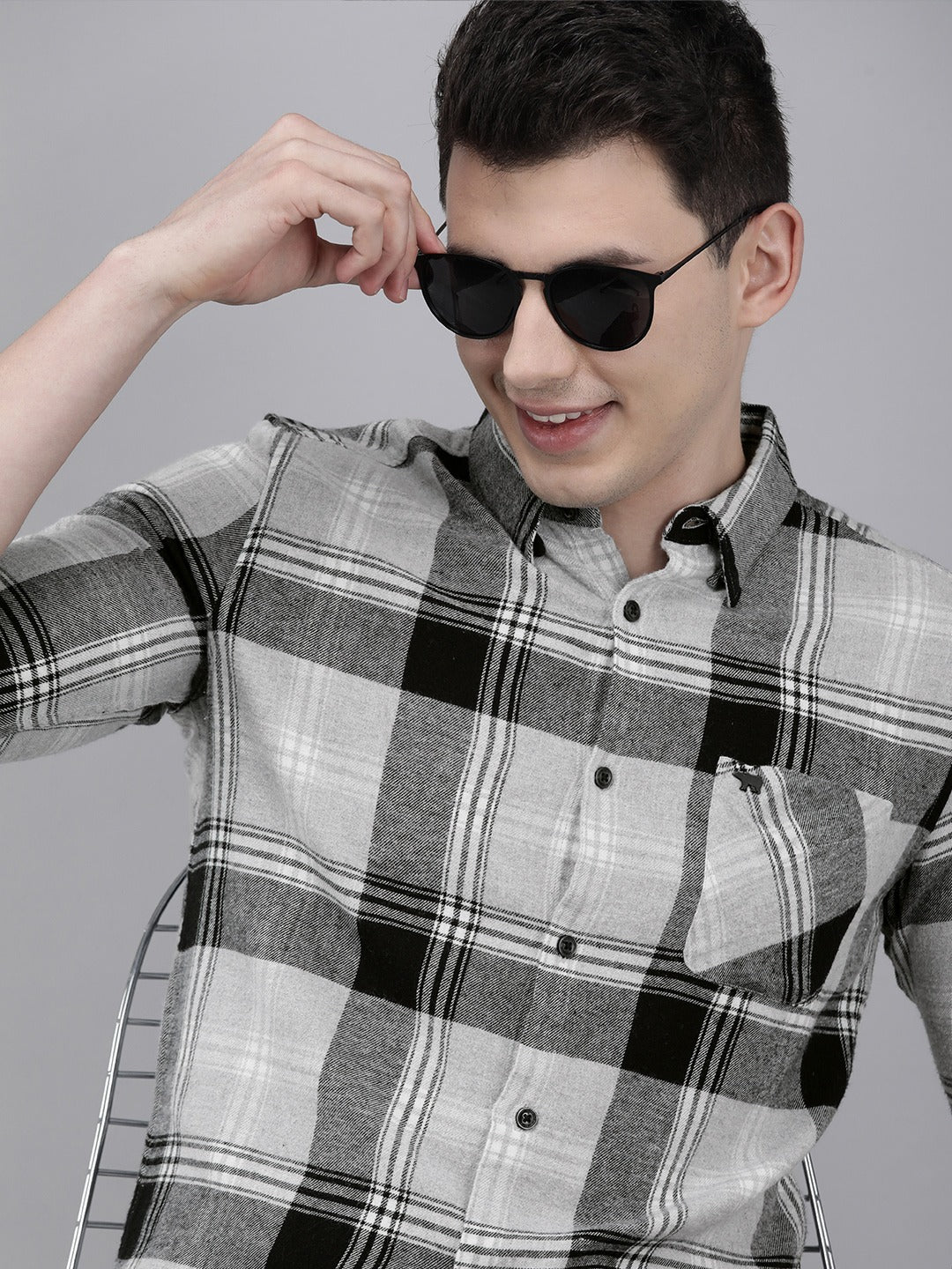 Men Slim Button-down Flannel Shirt