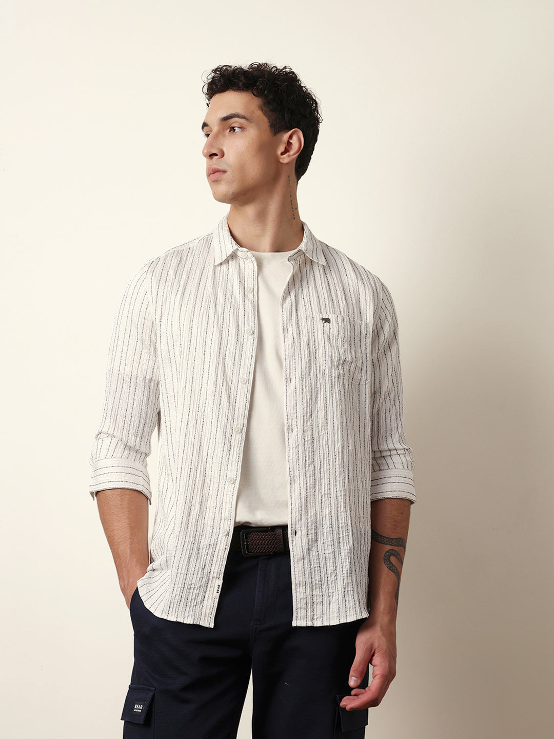White Vertical Seersucker Pinstripe Slim Fit Casual Shirt