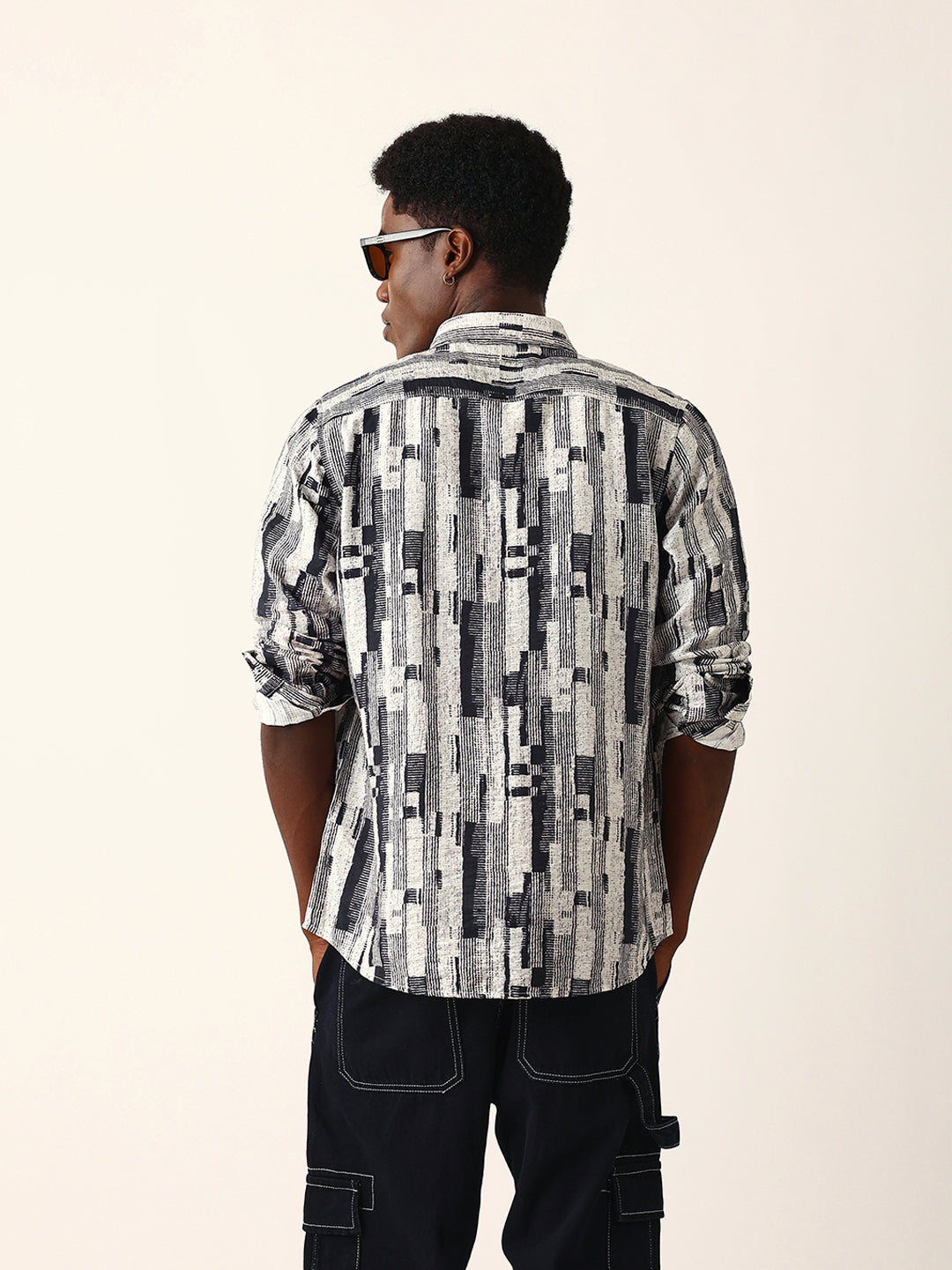 Black & Off-White Abstract Textured Printed Regular Fit Casual Shirt