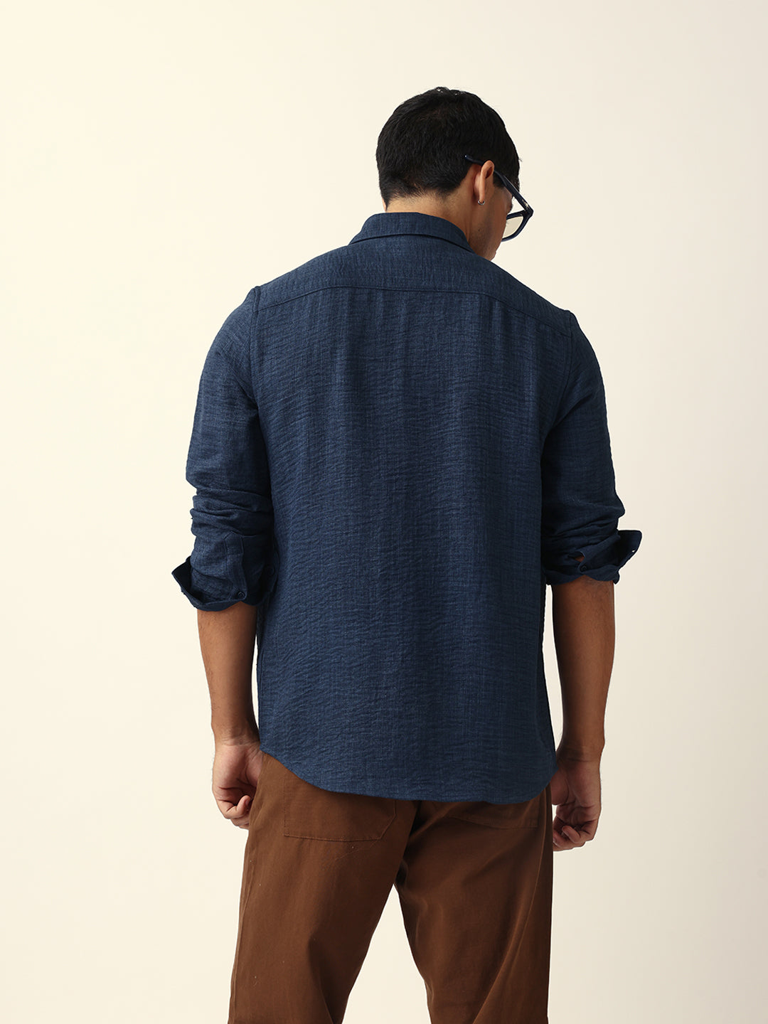 Blue Textured Solid Slim Fit Casual Shirt