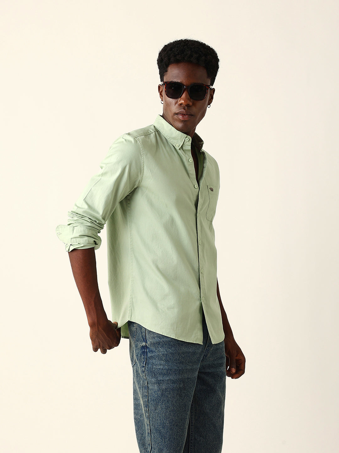 Light Green Solid Slim-Fit Casual Shirt with Button-Down Collar