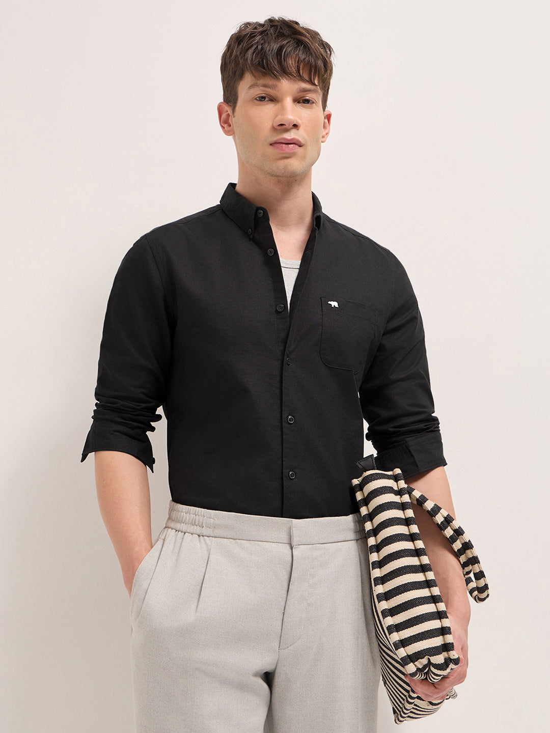 Black Solid Cotton Slim Fit Casual Shirt with Button-Down Collar