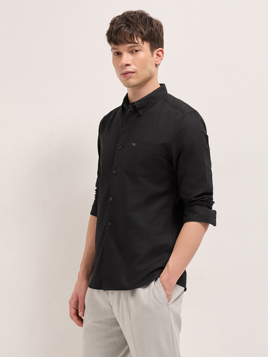 Black Solid Cotton Slim Fit Casual Shirt with Button-Down Collar