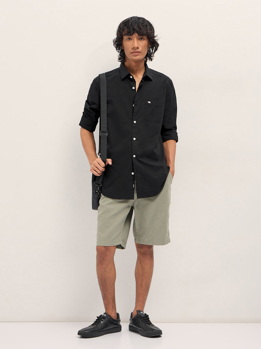 Black Cotton Solid Slim Fit Casual Shirt