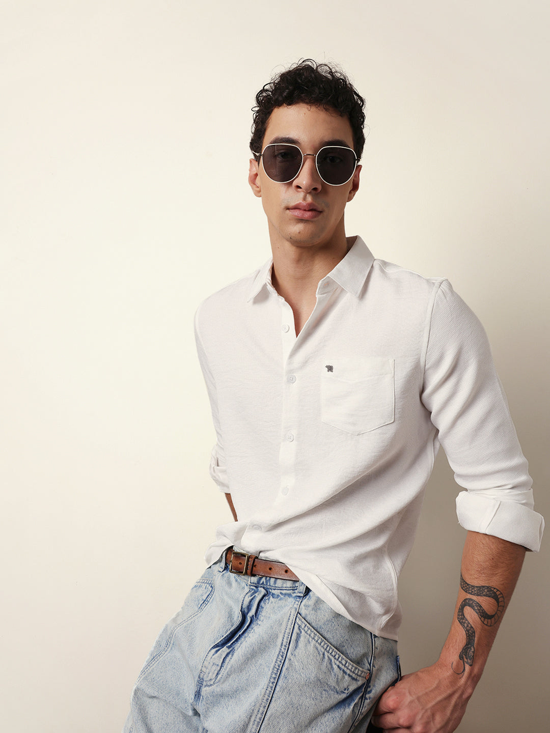 White Woven Solid Slim Fit Casual Shirt