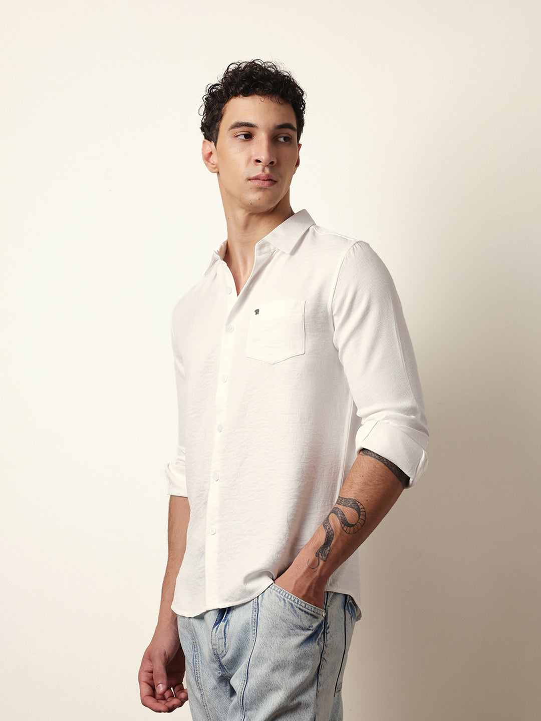 White Woven Solid Slim Fit Casual Shirt