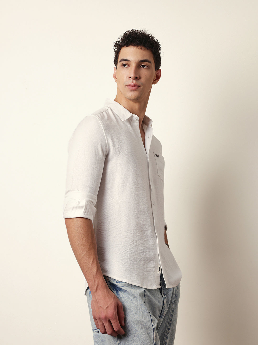White Woven Solid Slim Fit Casual Shirt