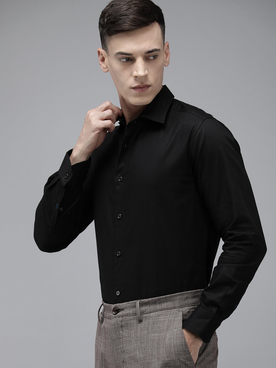 Men Black Solid Tailored Fit Cotton Formal Shirt