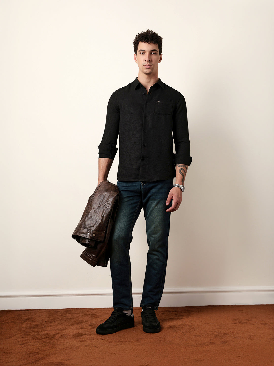 Black Woven Solid Slim Fit Casual Shirt